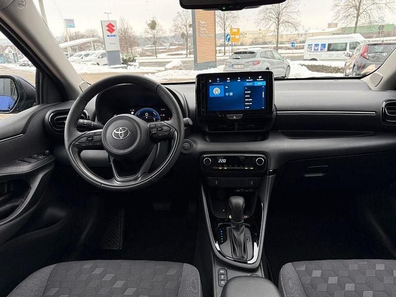 Neu Toyota Yaris Hybrid 116 PS (85 kW) 2025 Blau Limousine