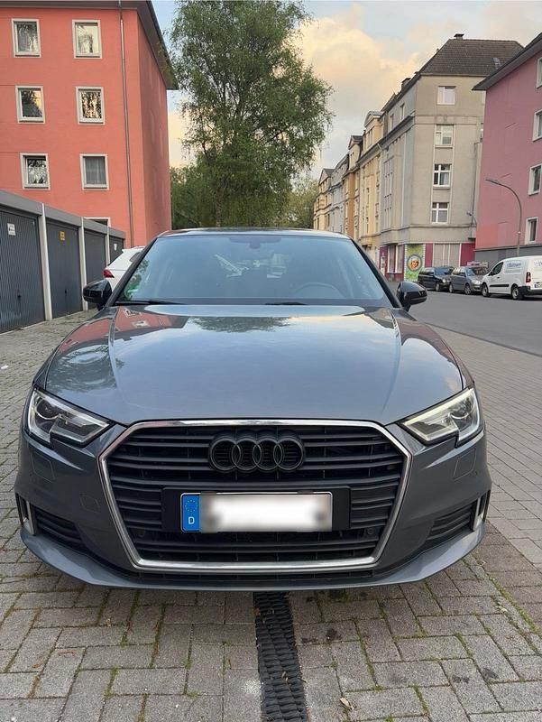 Gebraucht Audi A3 115 PS (84 kW) 2017 Grau Limousine