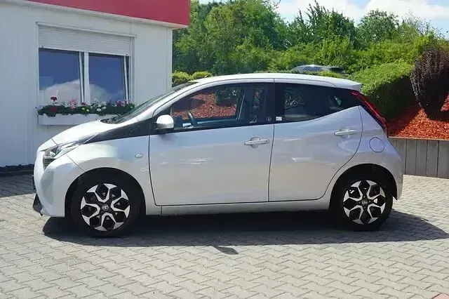 Gebraucht Toyota Aygo 72 PS (52 kW) 2020 Silber Kleinwagen