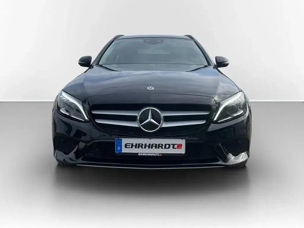 Gebraucht Mercedes C200 160 PS (117 kW) 2021 Schwarz Limousine