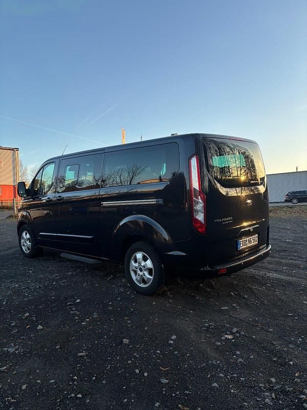 Gebraucht Ford Tourneo Titanium 155 PS (114 kW) 2016 Schwarz Van / Kleinbus