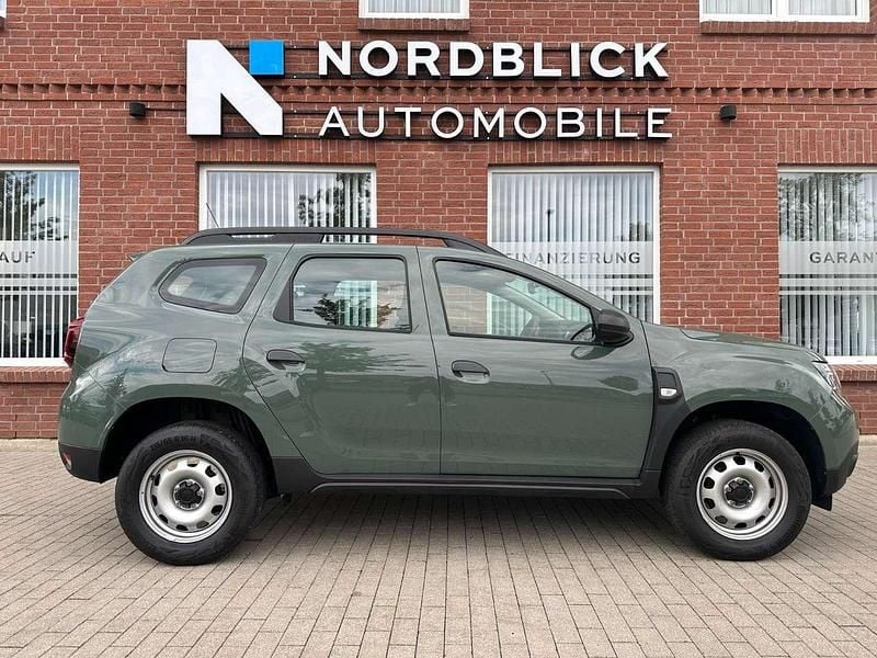 Gebraucht Dacia Duster Acces 91 PS (66 kW) 2023 Staubgrau SUV