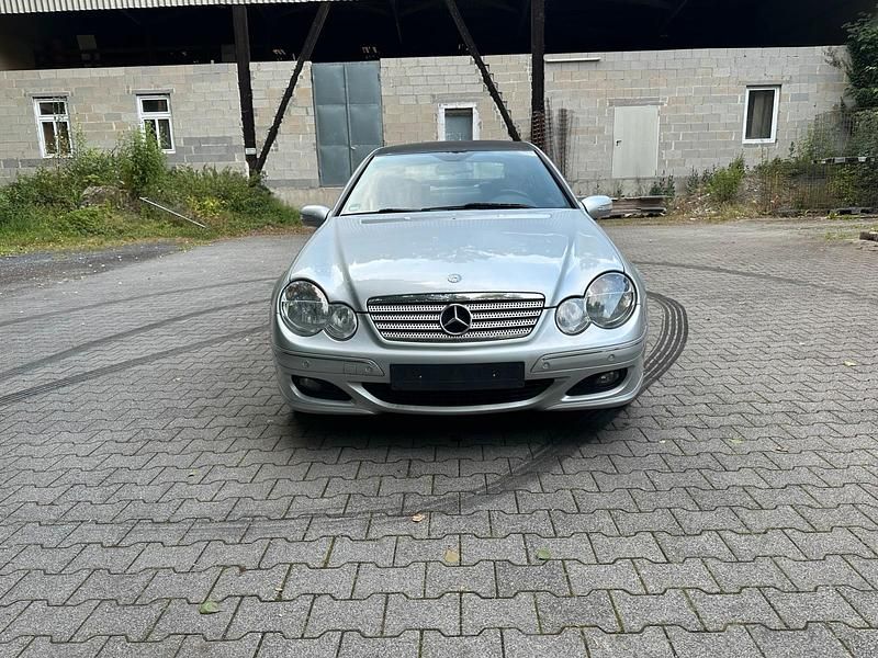 Silber Gebraucht 2006 Mercedes C230 Coupé | 4.550 € (Fairer Preis) - Bild 1/4