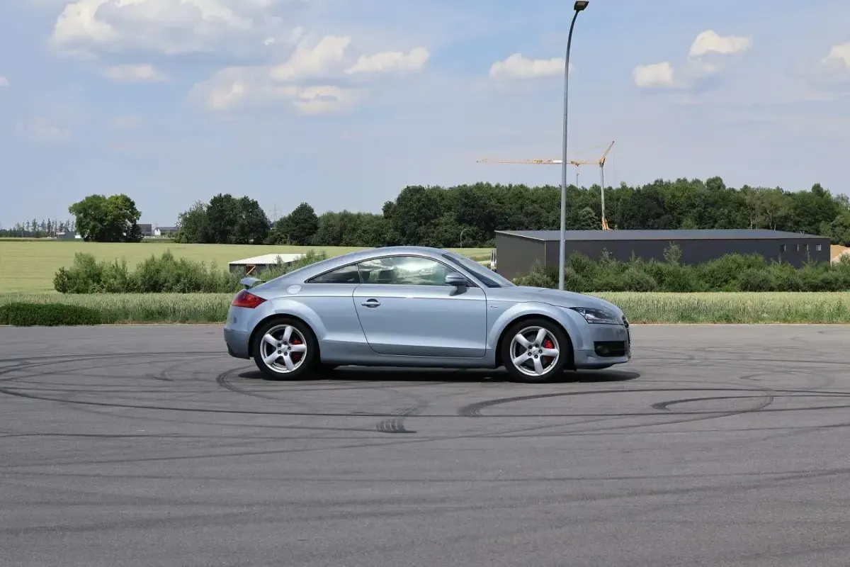 Gebraucht Audi TT S-Line 200 PS (147 kW) 2009 Silber Coupé