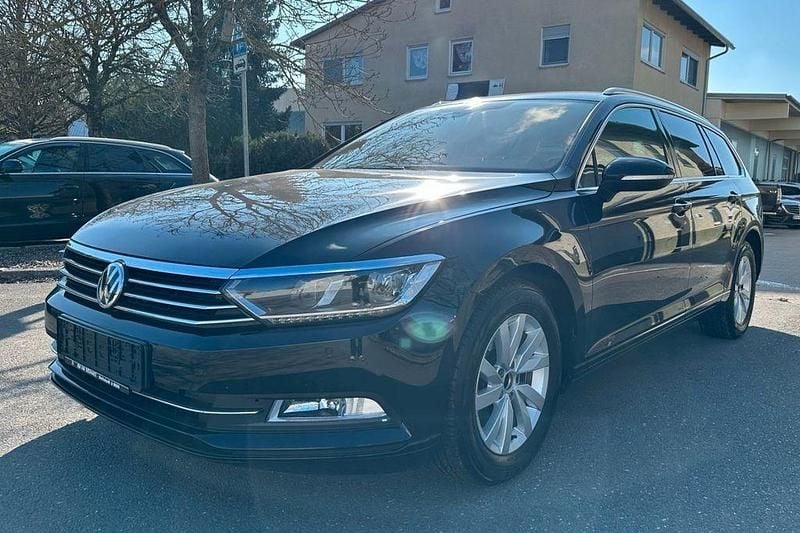 Schwarz Gebraucht 2018 VW Passat Comfortline Kombi | 10.499 € (Superpreis) - Bild 1/4