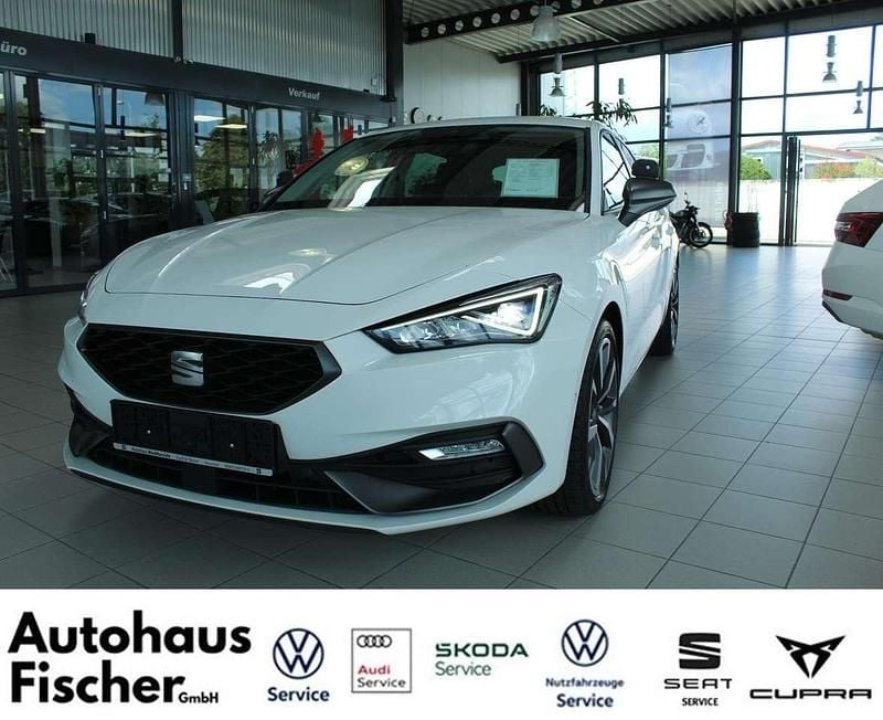 "candy" weiss Gebraucht 2021 Seat Leon FR Limousine | 19.990 € (Fairer Preis) - Bild 1/4