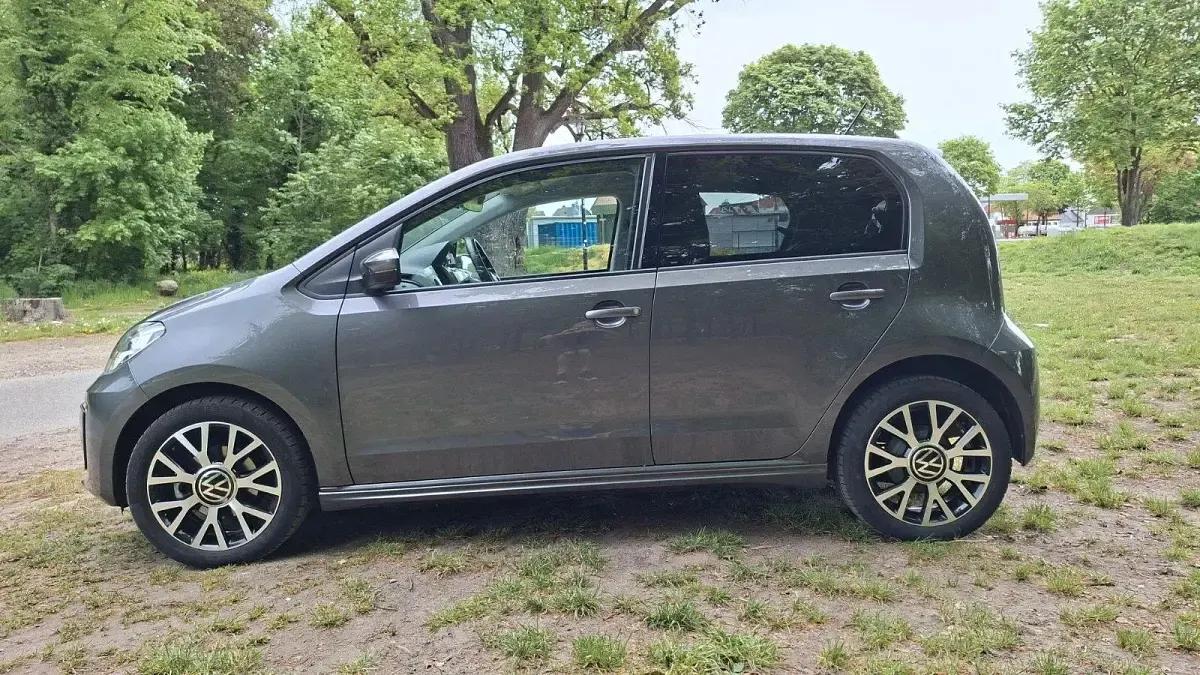 Używany VW e-up! Style 61 kW (83 KM) 2022 Szary Hatchback