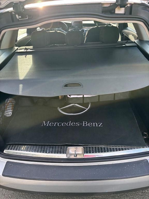 Schwarz Gebraucht 2015 Mercedes 200 Limousine | 11.800 € - Bild 1/4