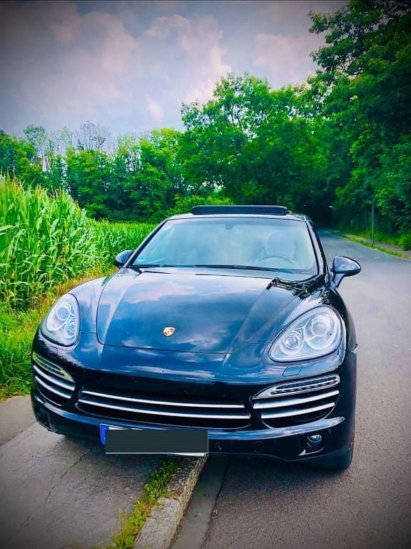 Schwarz Gebraucht 2014 Porsche Cayenne Platinum Edition SUV | 22.300 € (Guter Preis) - Bild 1/4