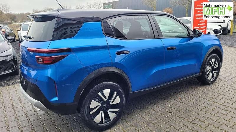 Neu Opel Frontera Ultimate 145 PS (106 kW) 2026 Effekt blau / dach schwarz SUV