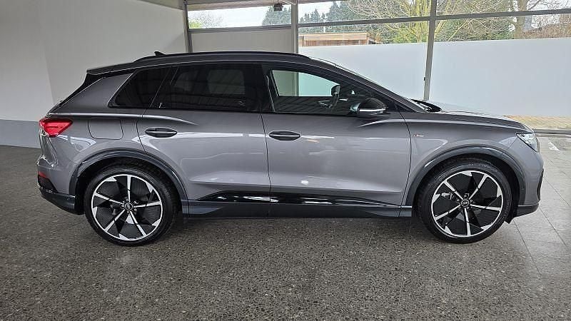 Gebraucht Audi Q4 e-tron S-Line 219 kW (299 PS) 2022 Taifungrau met. SUV