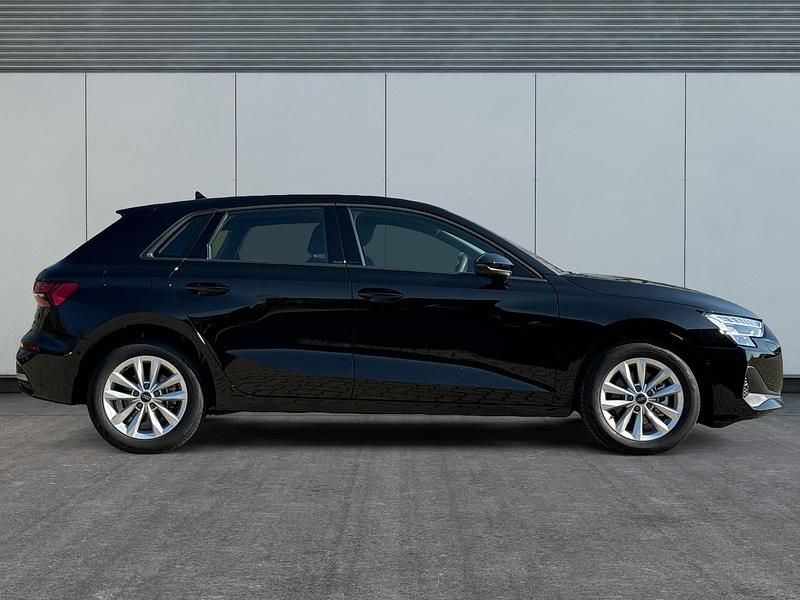 Neu Audi A3 Basis 150 PS (110 kW) 2025 Brillantschwarz Limousine