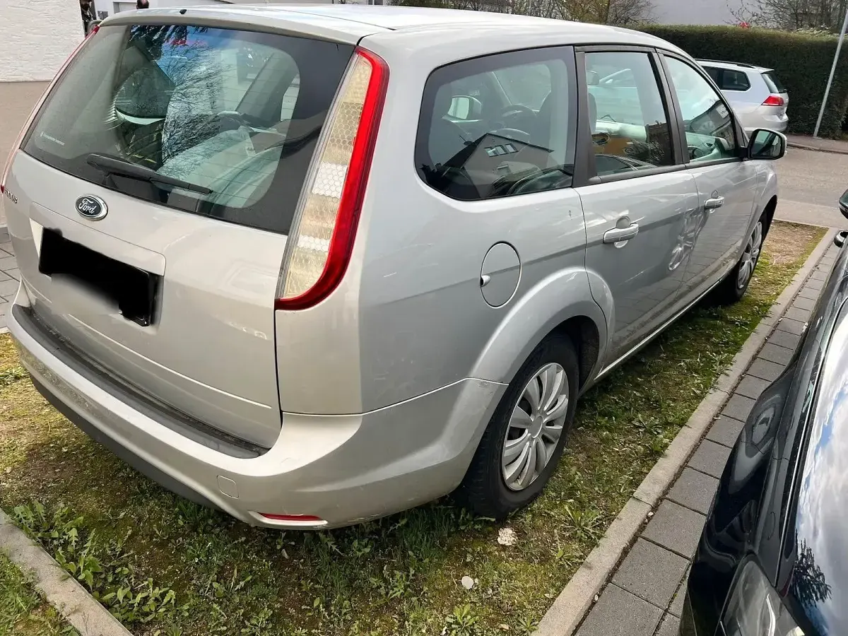 Gebraucht Ford Focus 101 PS (74 kW) 2009 Silber Kombi