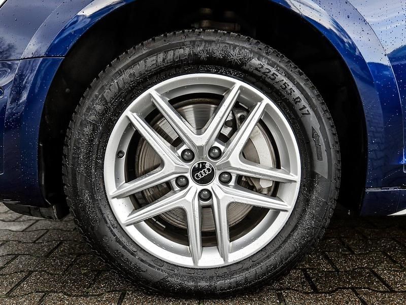 Gebraucht Audi A4 Basis 265 PS (194 kW) 2023 Blau Kombi