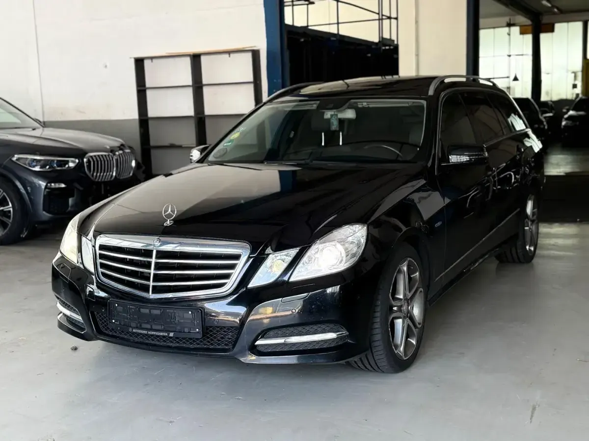 Second-hand Mercedes E250 204 CP (150 kW) 2012 Negru Break