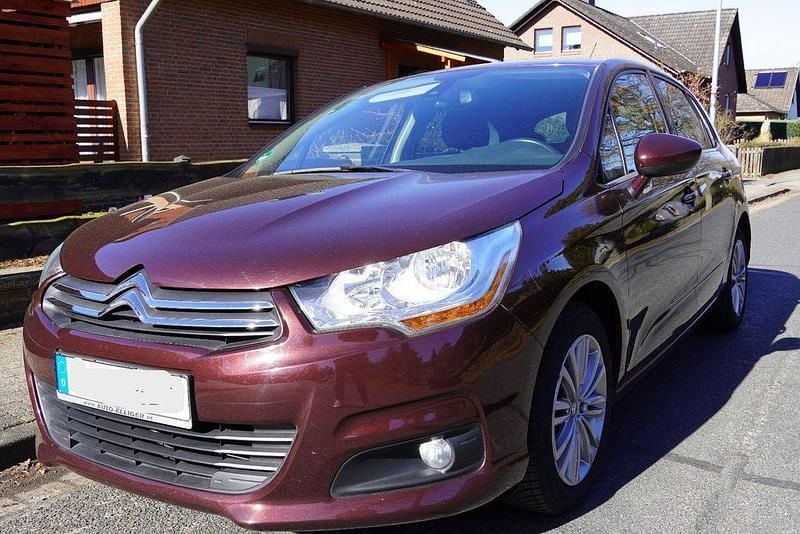 Gebraucht Citroën C4 Tendance 120 PS (88 kW) 2010 Rot Limousine