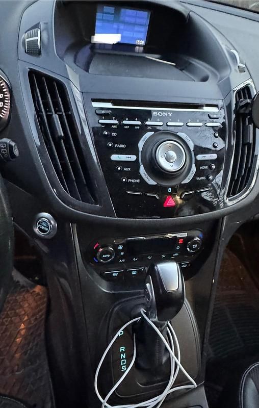 Gebraucht Ford Kuga 163 PS (119 kW) 2013 Silber SUV