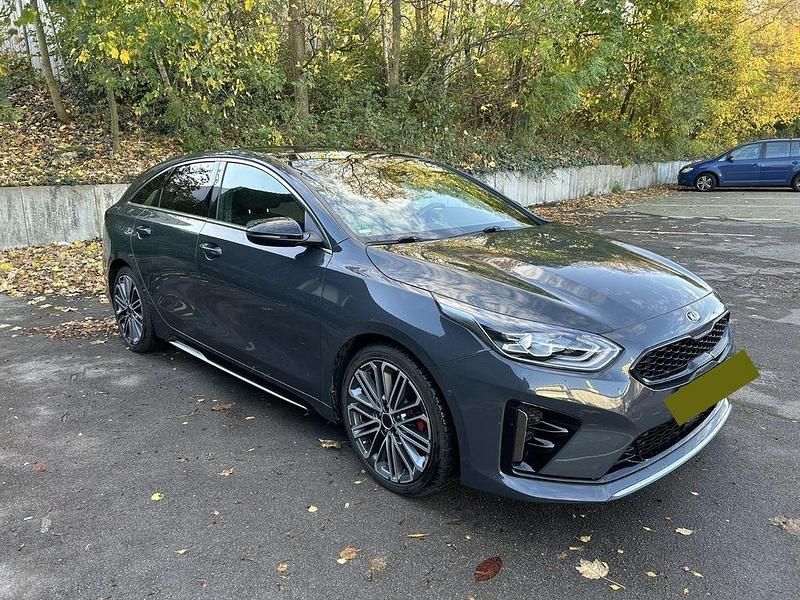Grau Gebraucht 2020 Kia ProCeed GT-Line Kleinwagen | 20.200 € (Fairer Preis) - Bild 1/4