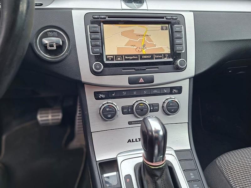 Gebraucht VW Passat 170 PS (125 kW) 2012 Grau Kombi