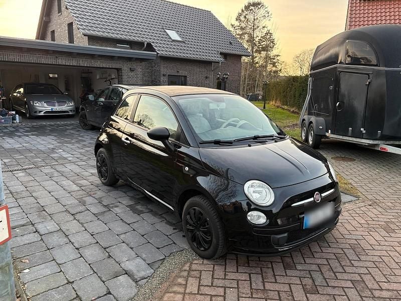 Schwarz Gebraucht 2011 Fiat 500C Cabrio | 4.990 € (Fairer Preis) - Bild 1/4