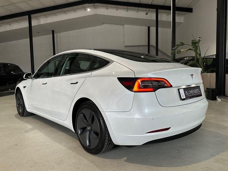 Gebraucht Tesla Model 3 Standard Range Plus 225 kW (306 PS) 2020 Weiß Limousine