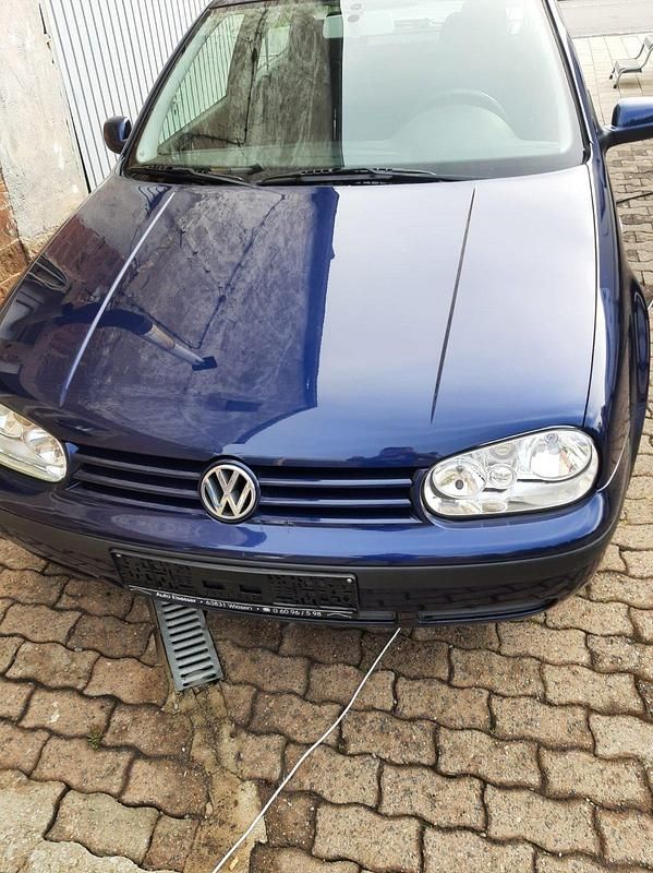 Blau Gebraucht 2002 VW Golf IV Limousine | 2.250 € (Etwas zu teuer) - Bild 1/4