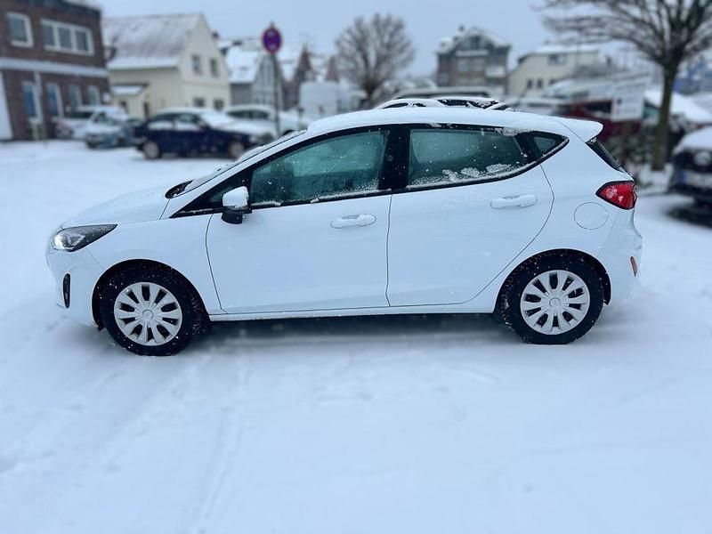 Gebraucht Ford Fiesta Cool & Connect 75 PS (55 kW) 2023 Weiß Kleinwagen