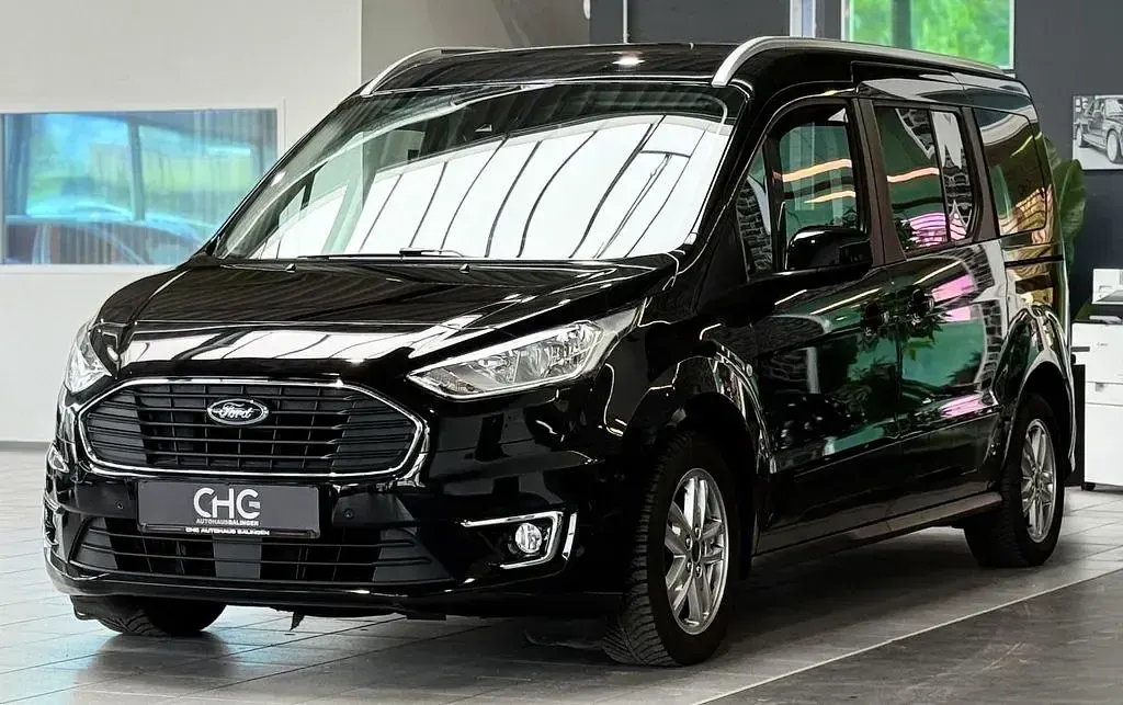 Gebraucht Ford Grand Tourneo Connect Titanium 120 PS (88 kW) 2019 Schwarz Van / Kleinbus