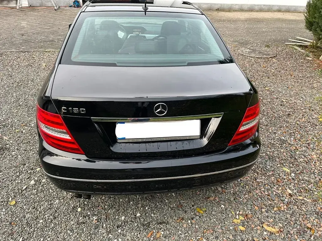 Gebraucht Mercedes C180 156 PS (114 kW) 2011 Schwarz Limousine