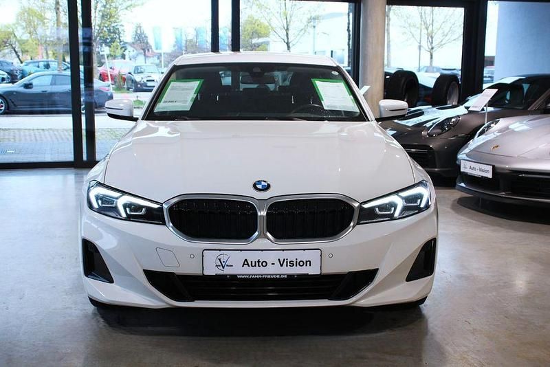 Gebraucht BMW 318 150 PS (110 kW) 2023 Weiß Limousine