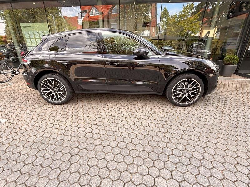 Schwarz Gebraucht 2021 Porsche Macan S SUV | 54.500 € - Bild 1/4