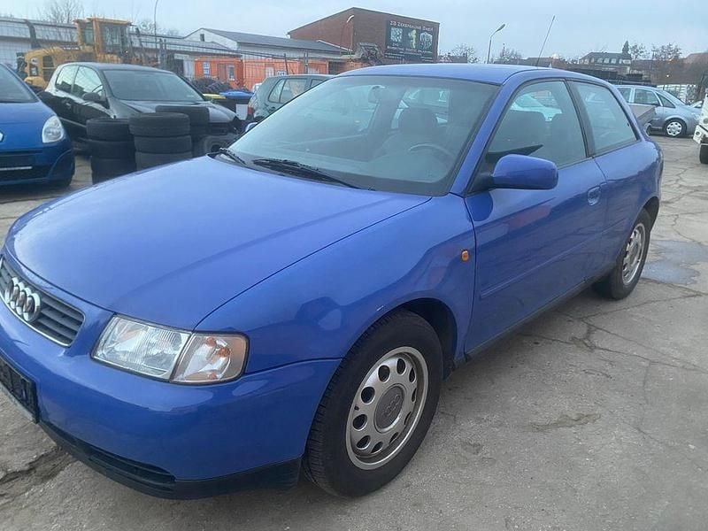 Blau Gebraucht 2000 Audi A3 Ambiente Limousine | 850 € (Guter Preis) - Bild 1/4