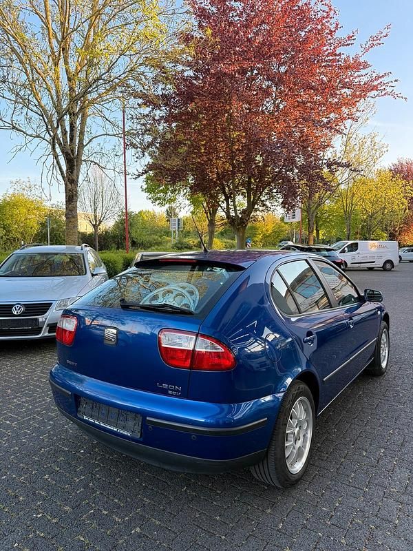 Second-hand Seat Leon 125 CP (91 kW) 2001 Albastru Hatchback