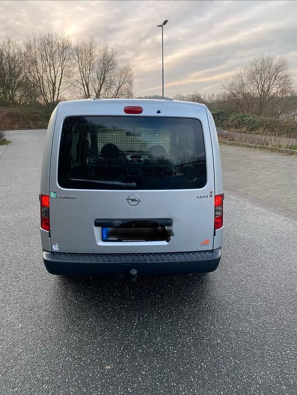 Gebraucht Opel Combo Sport 75 PS (55 kW) 2008 Silber Van / Kleinbus