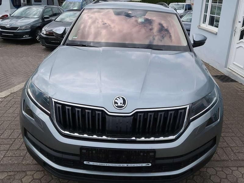 Seda business/business grey Gebraucht 2020 Skoda Kodiaq Drive SUV | 22.900 € (Superpreis) - Bild 1/4