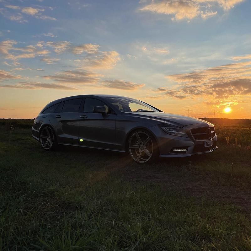 Gebraucht Mercedes CLS350 330 PS (242 kW) 2012 Grau Kombi