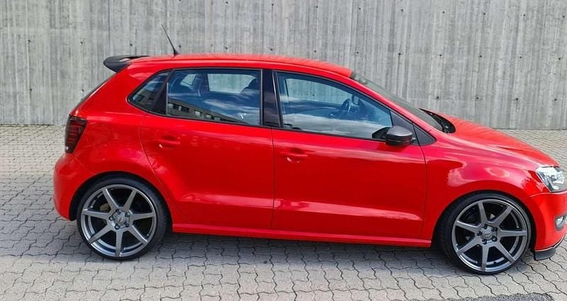 Rot Gebraucht 2011 VW Polo Style Limousine | 2.600 € (Superpreis) - Bild 1/4