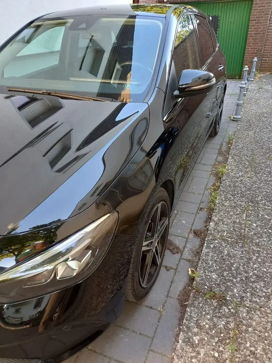 Gebraucht Mercedes B180 136 PS (100 kW) 2023 Schwarz Van / Kleinbus