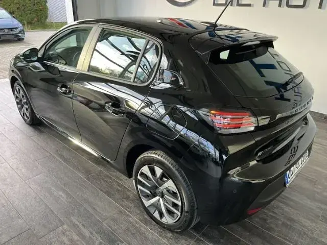 Gebraucht Peugeot 208 Style 100 kW (136 PS) 2025 Schwarz Kleinwagen