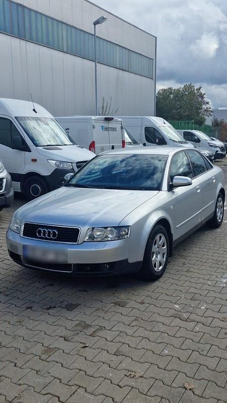 Grau Gebraucht 2002 Audi A4 Limousine | 2.777 € (Teuer) - Bild 1/4