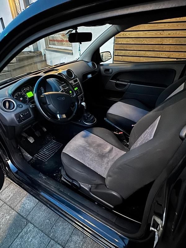 Używany Ford Fiesta 63 KM (46 kW) 2008 Hatchback