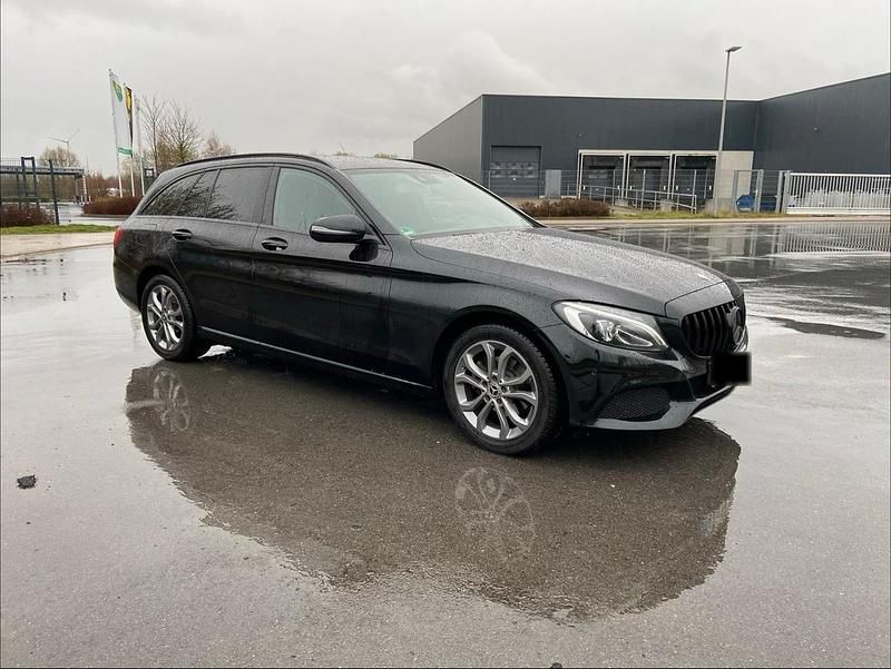 Gebraucht Mercedes C180 156 PS (114 kW) 2017 Schwarz Kombi