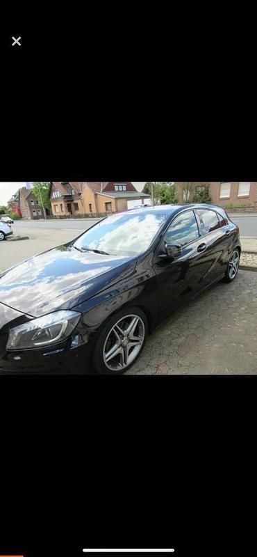 Gebraucht Mercedes A250 211 PS (155 kW) 2014 Violet Limousine