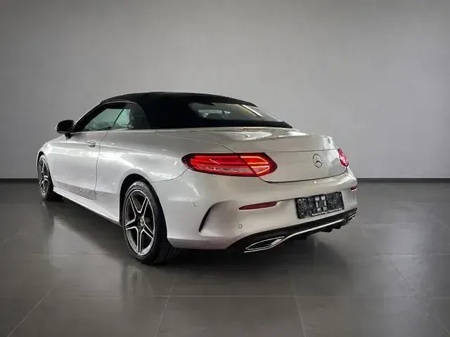 Gebraucht Mercedes C180 AMG line 156 PS (114 kW) 2020 Silber Cabrio