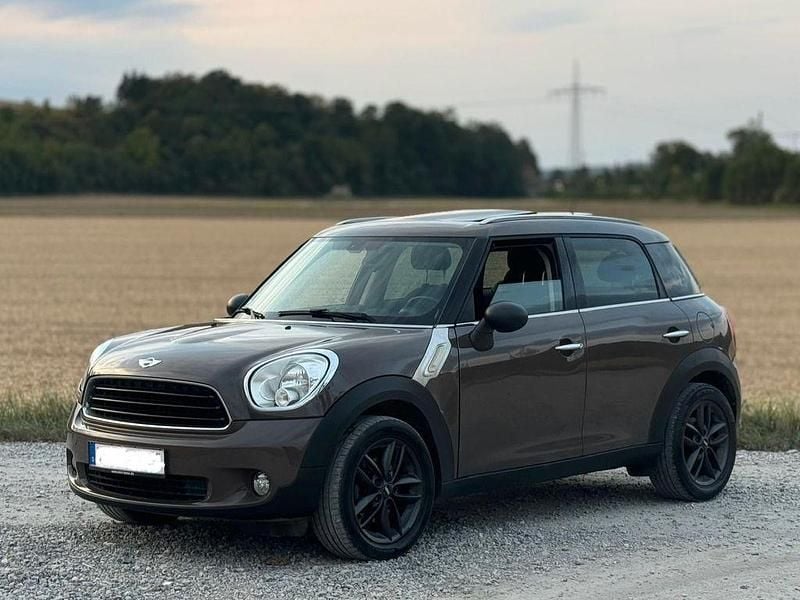 Braun Gebraucht 2011 Mini One Countryman SUV | 5.300 € (Superpreis) - Bild 1/4
