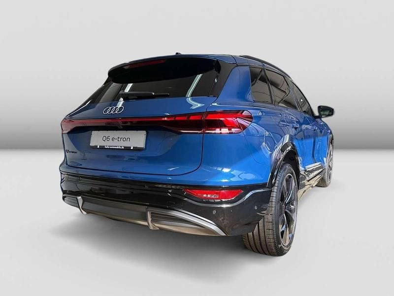 Neu Audi Q6 e-tron Performance 225 kW (306 PS) 2026 Ascariblau metallic SUV