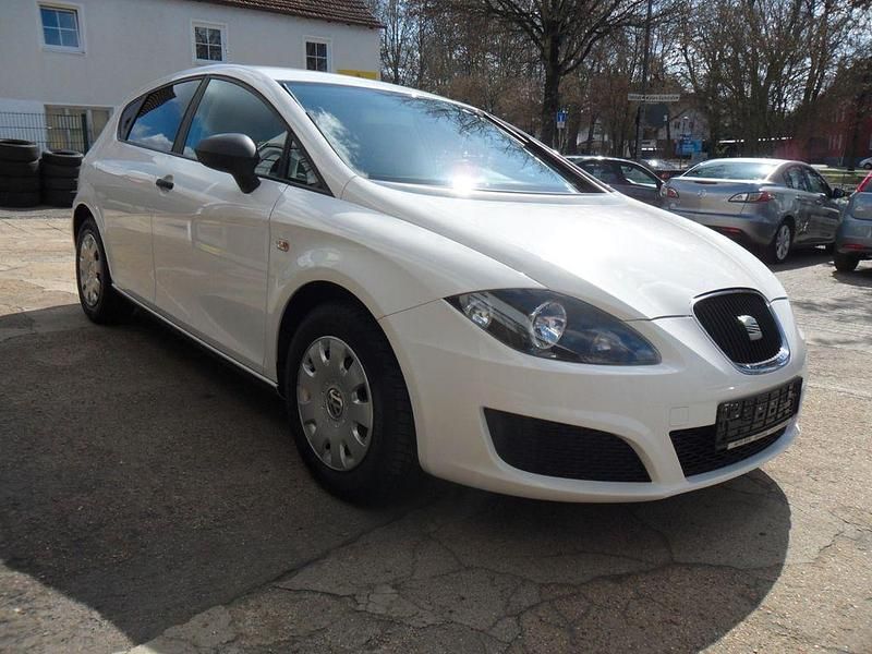 Gebraucht Seat Leon Reference 86 PS (63 kW) 2010 Frost weiß Kleinwagen