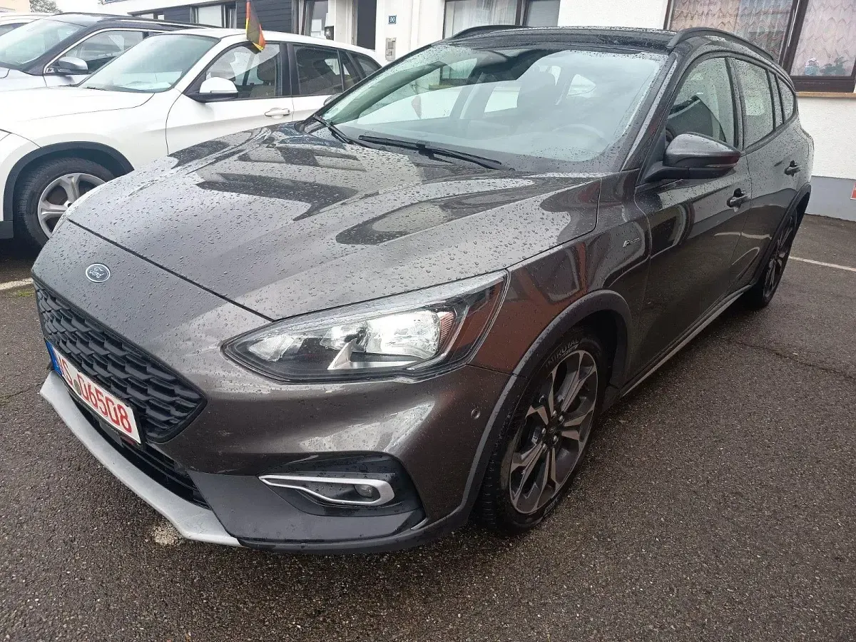Gebraucht Ford Focus Active 120 PS (88 kW) 2020 Grau Kombi