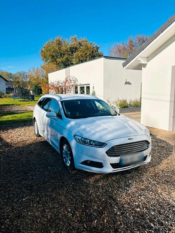 Weiß Gebraucht 2025 Ford Mondeo Business Edition Limousine | 10.444 € (Fairer Preis) - Bild 1/4