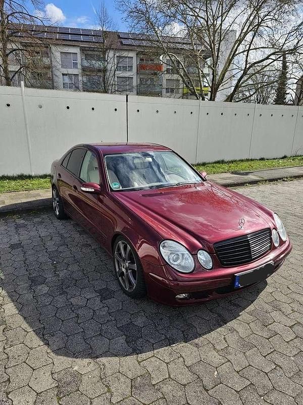 Gebraucht Mercedes E220 Classic 150 PS (110 kW) 2004 Limousine